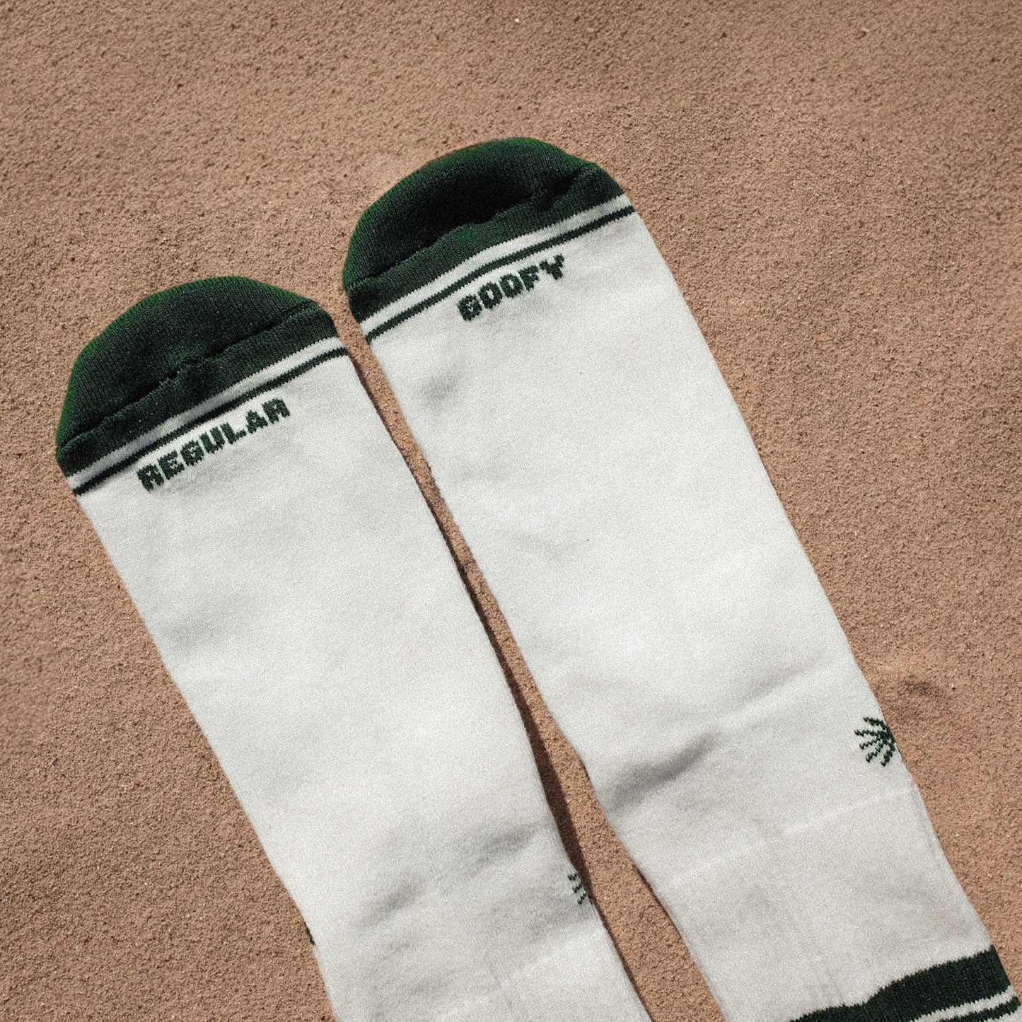 HAPPINESS GREEN OFF-WHITE SOCKS UNISEX